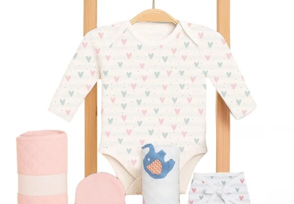 MOM’S HOME Organic Cotton New Born Baby Essentials Gift Set | Baby Shower Gift Hamper | Baby Clothing Gift Combo | Little Hearts | Pack of 7
