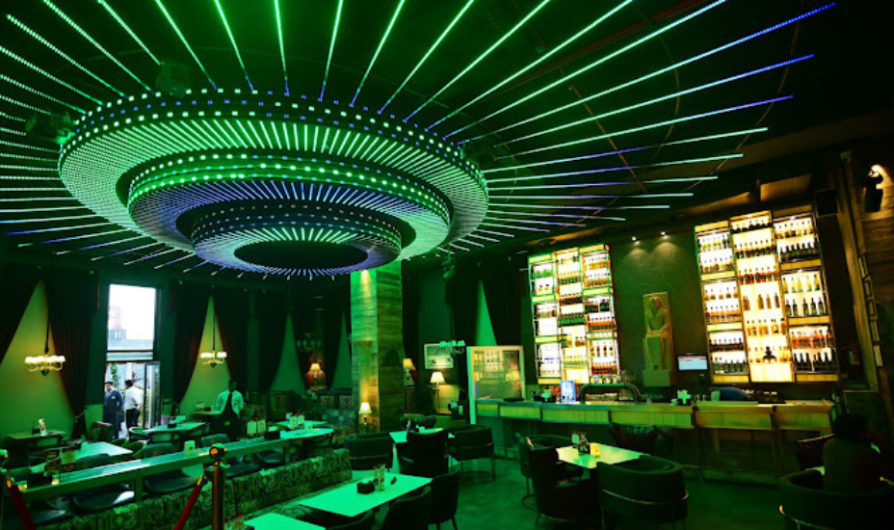 Pyramid Hisar: Cafe, Bar, Microbrewery, Nightclub & Sky Bar